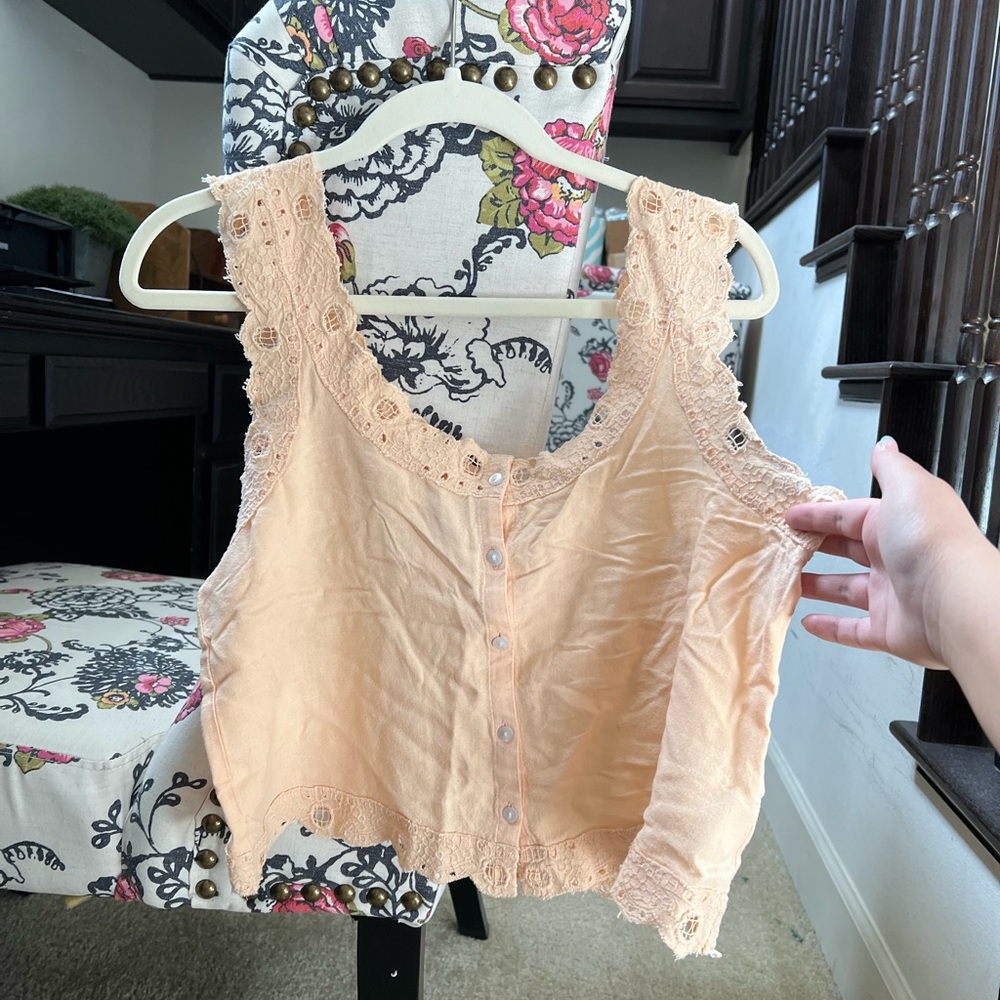 American Eagle crop top